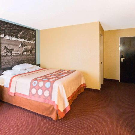 Hotel Super 8 By Wyndham Richmond Extérieur photo