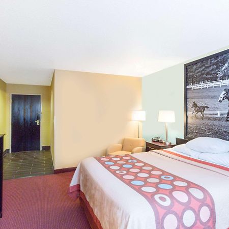 Hotel Super 8 By Wyndham Richmond Extérieur photo