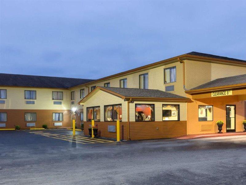 Hotel Super 8 By Wyndham Richmond Extérieur photo