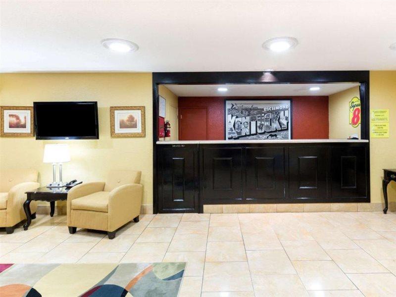 Hotel Super 8 By Wyndham Richmond Extérieur photo