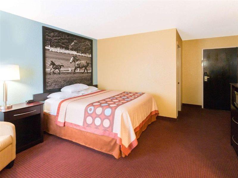 Hotel Super 8 By Wyndham Richmond Extérieur photo