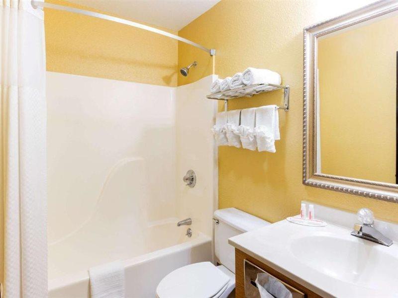Hotel Super 8 By Wyndham Richmond Extérieur photo
