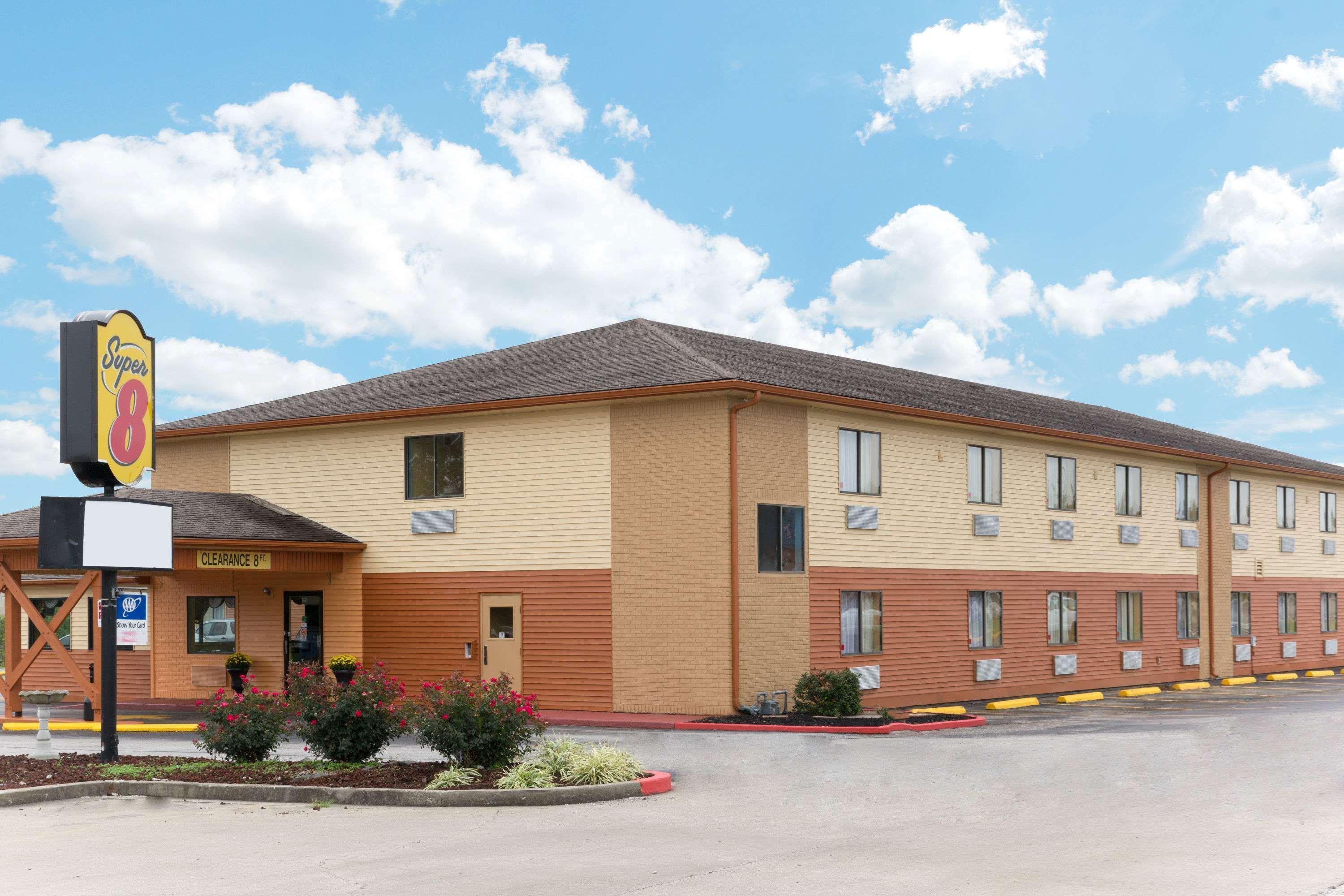 Hotel Super 8 By Wyndham Richmond Extérieur photo