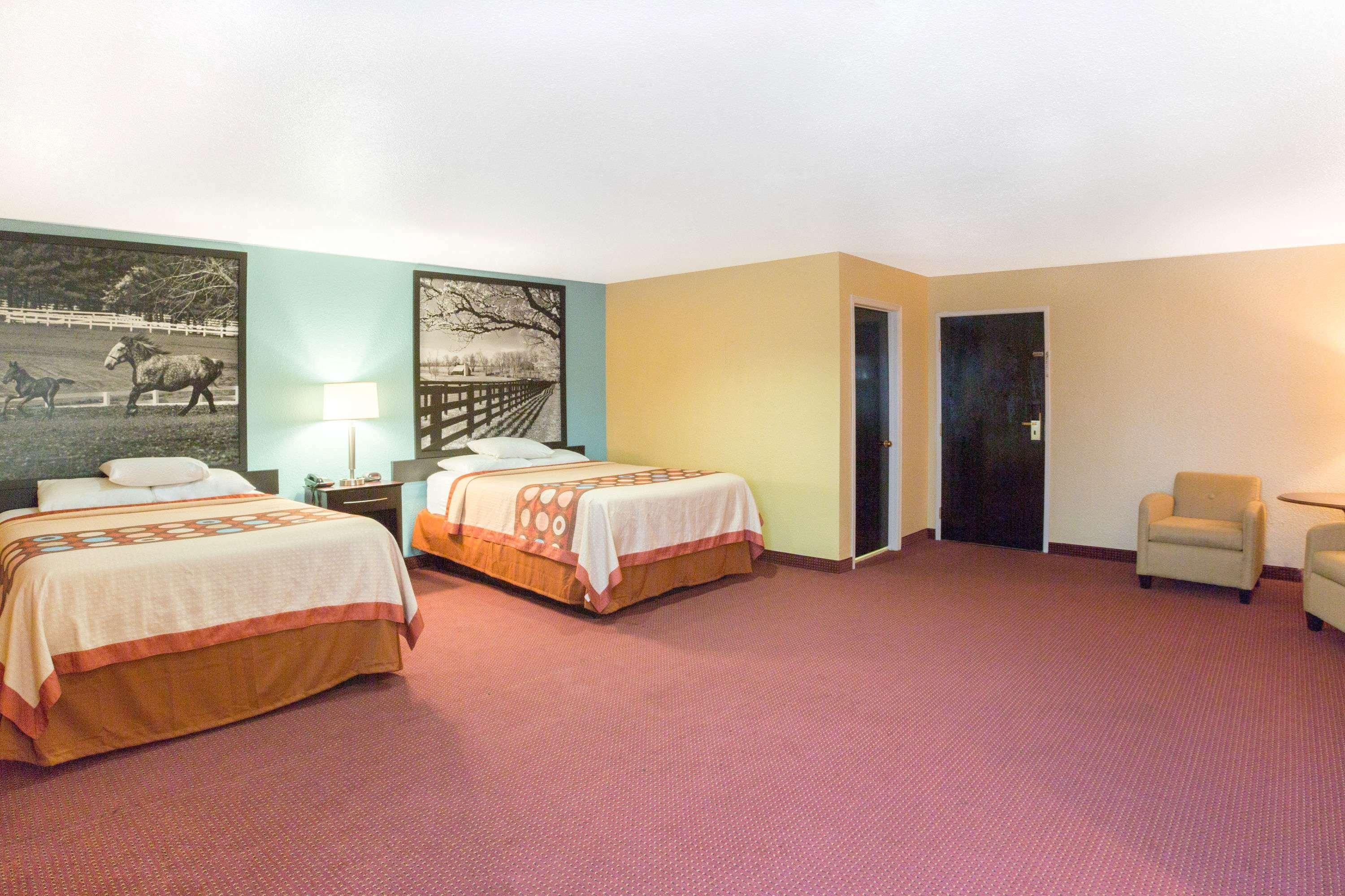 Hotel Super 8 By Wyndham Richmond Extérieur photo