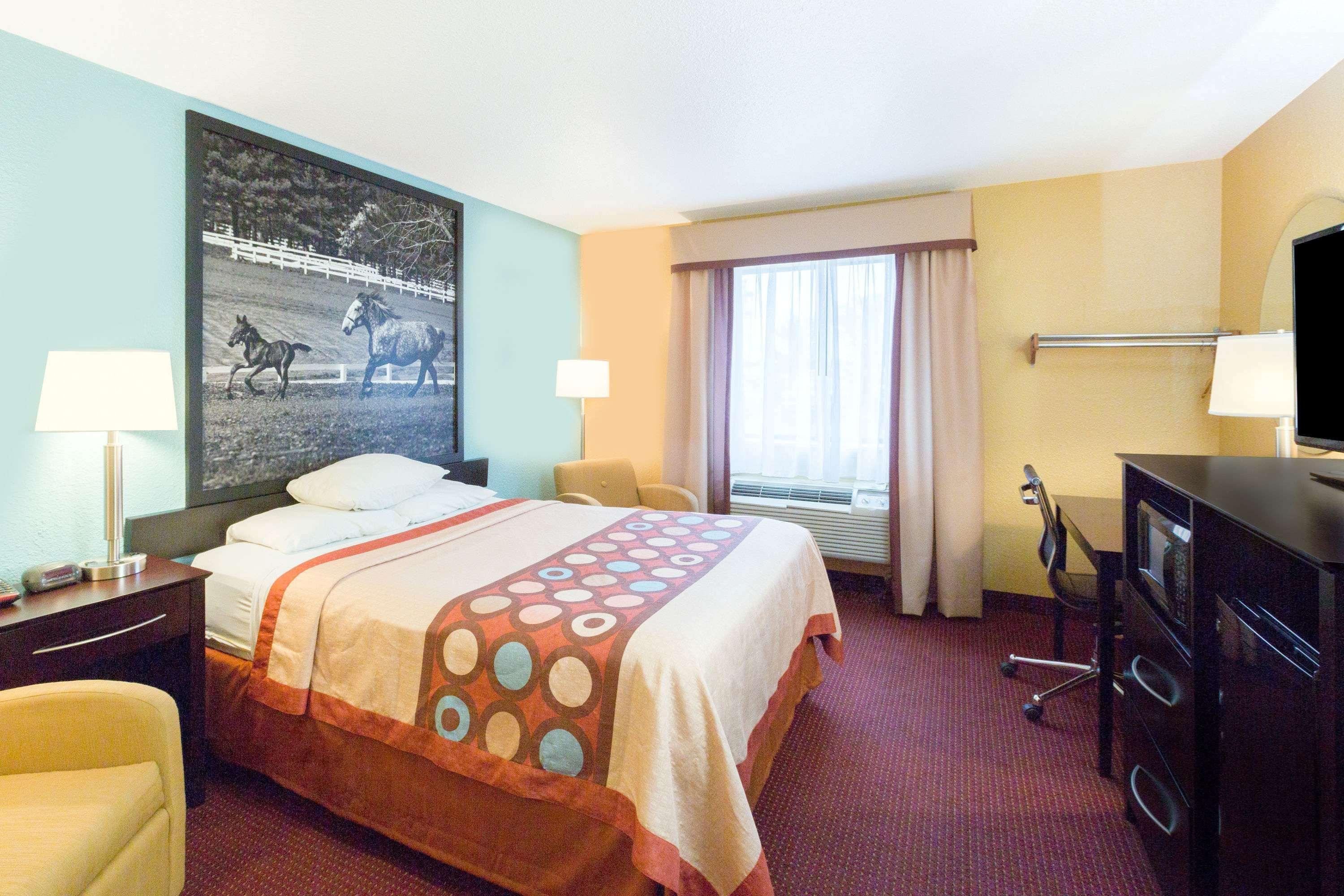 Hotel Super 8 By Wyndham Richmond Extérieur photo